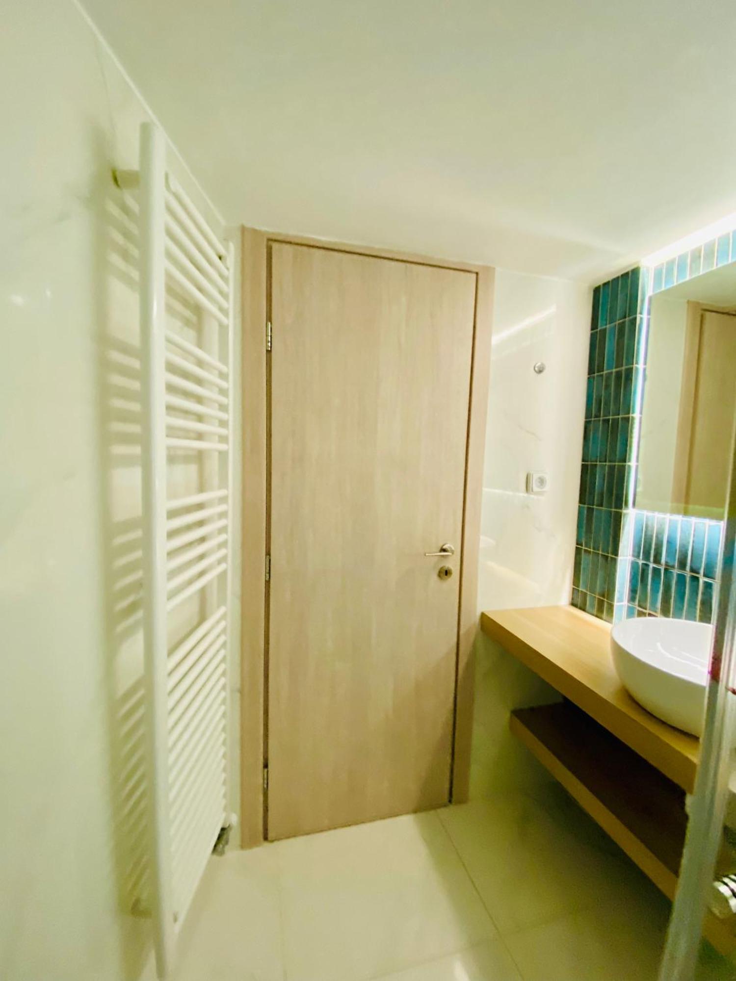 Antinoros Inn, Stylish Apartment,3' To Metro Athen Eksteriør bilde