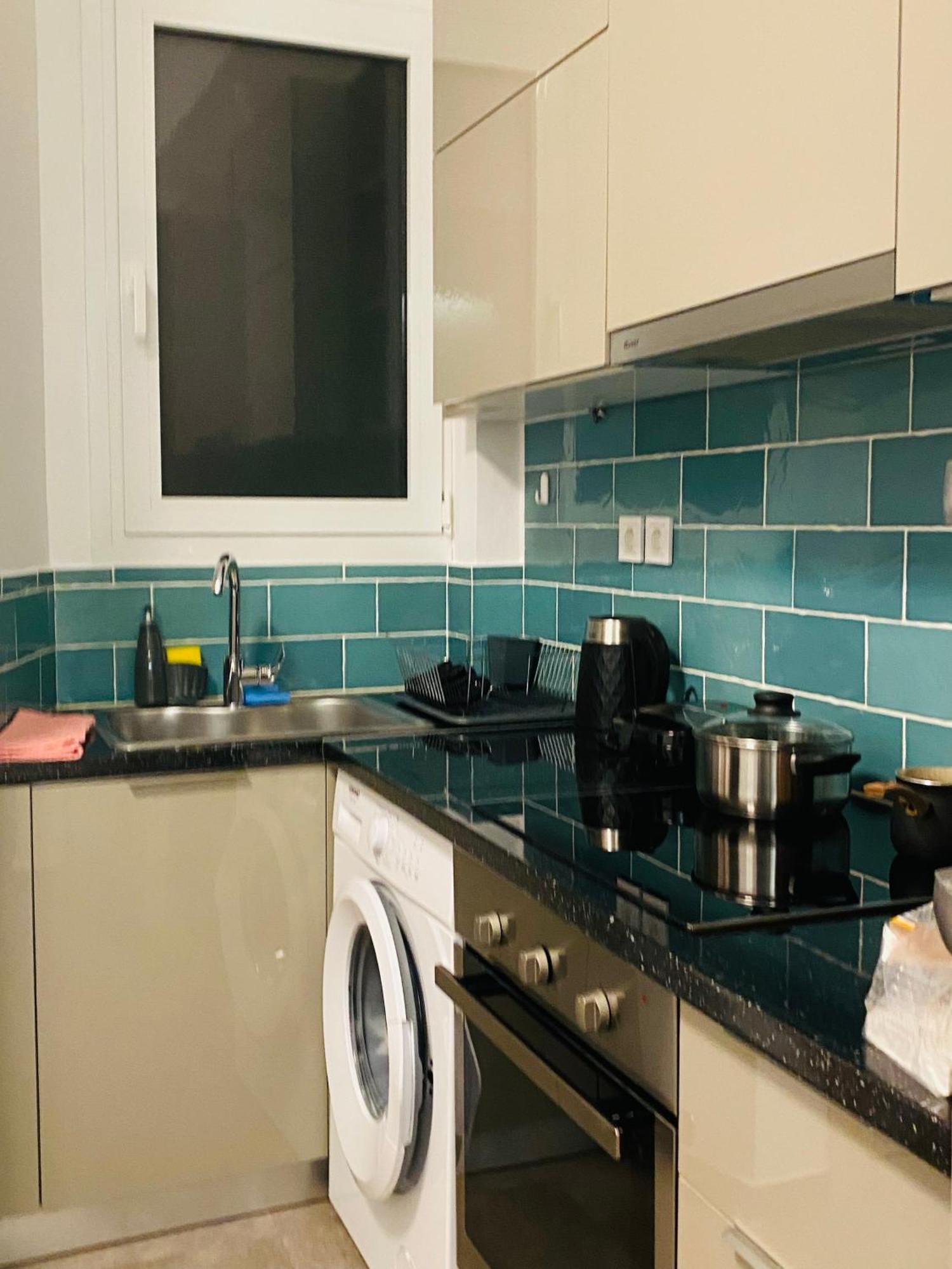 Antinoros Inn, Stylish Apartment,3' To Metro Athen Eksteriør bilde