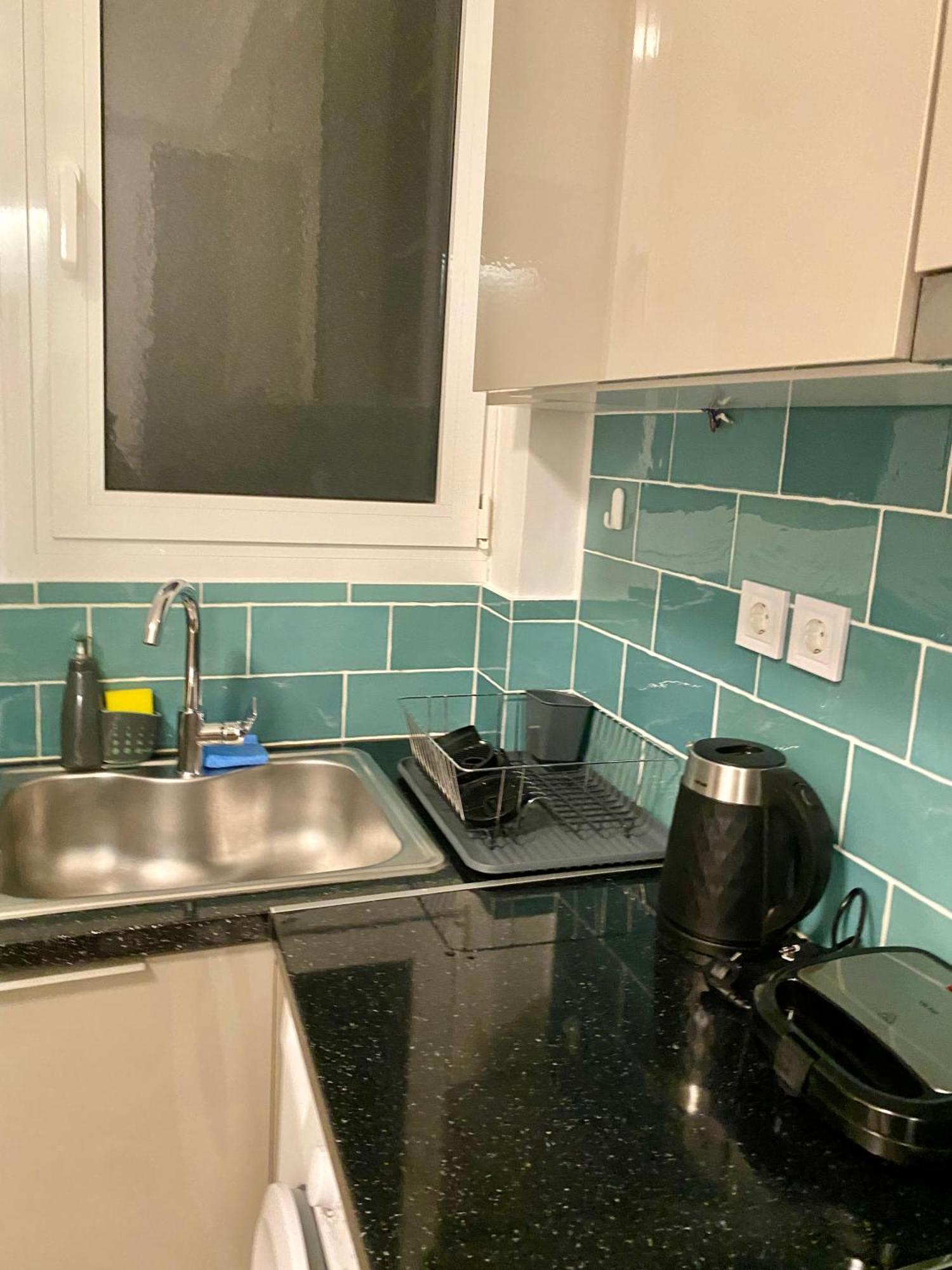 Antinoros Inn, Stylish Apartment,3' To Metro Athen Eksteriør bilde